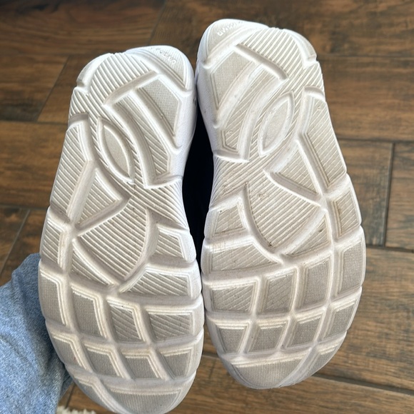 Under Armour Boys Velcro Pull On Sneaker Shoes size 3.5Y Black - Picture 3 of 6